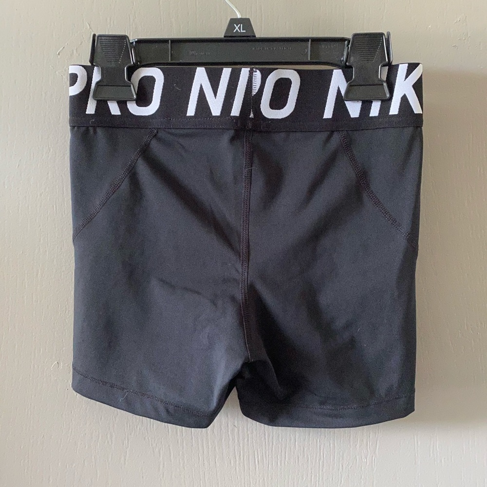 Black Nike pro 3” spandex shorts